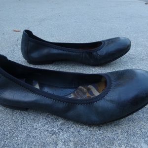 Black Born Flats